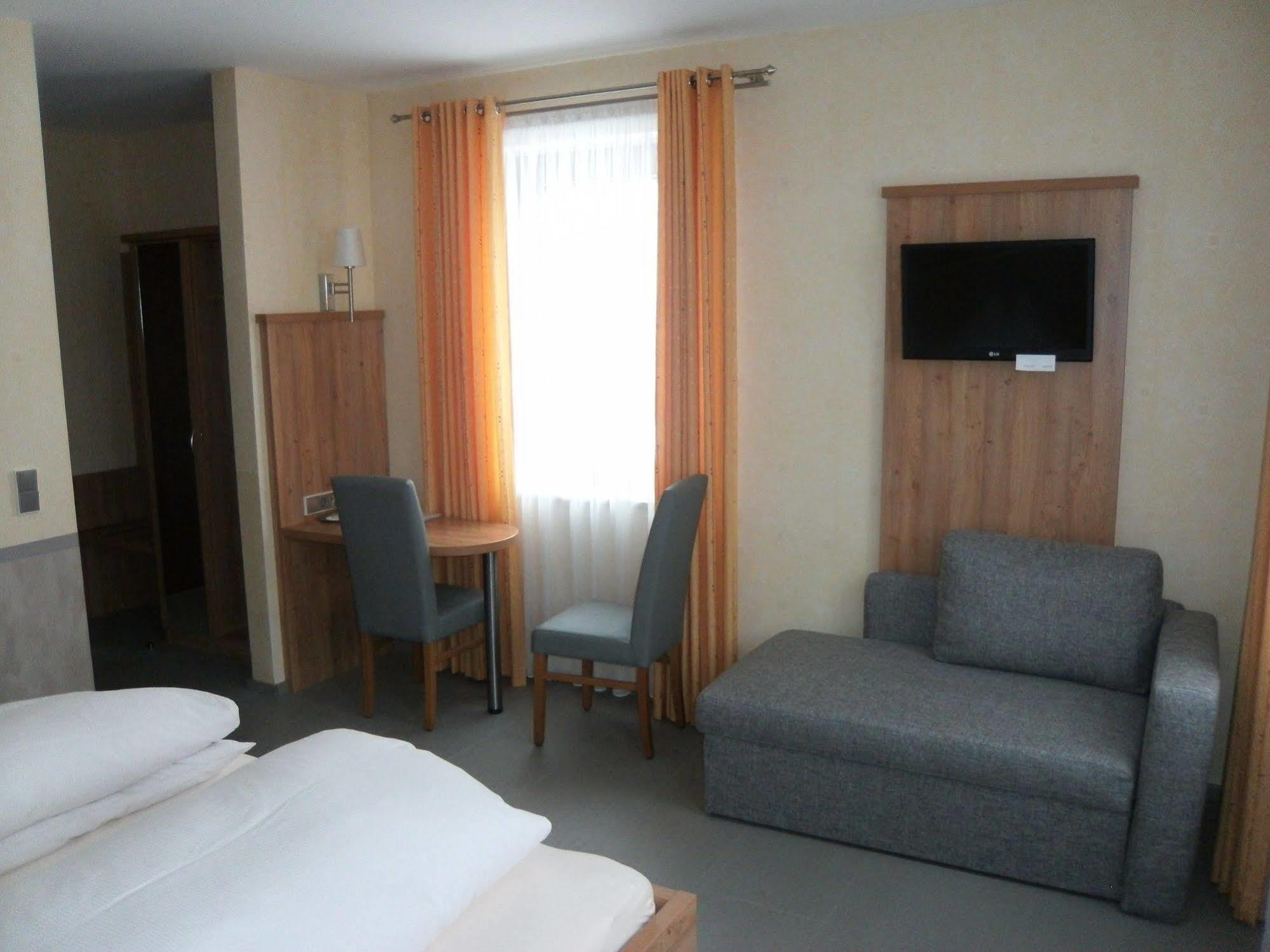 Hotel Garni Illertal Altenstadt  Ngoại thất bức ảnh