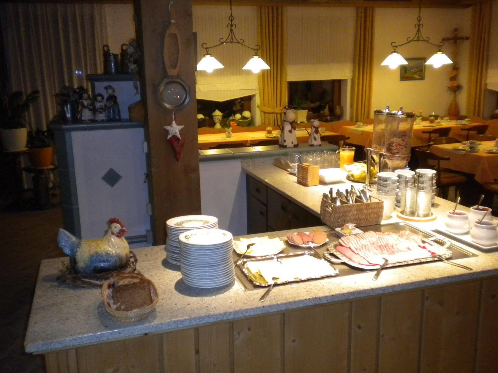 Hotel Garni Illertal Altenstadt  Ngoại thất bức ảnh